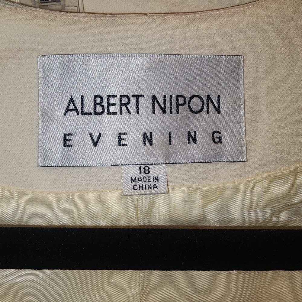 Albert Nipon Evening Ivory Diamond Pattern Pearl 2 Piece Skirt Suit - Picture 2 of 10